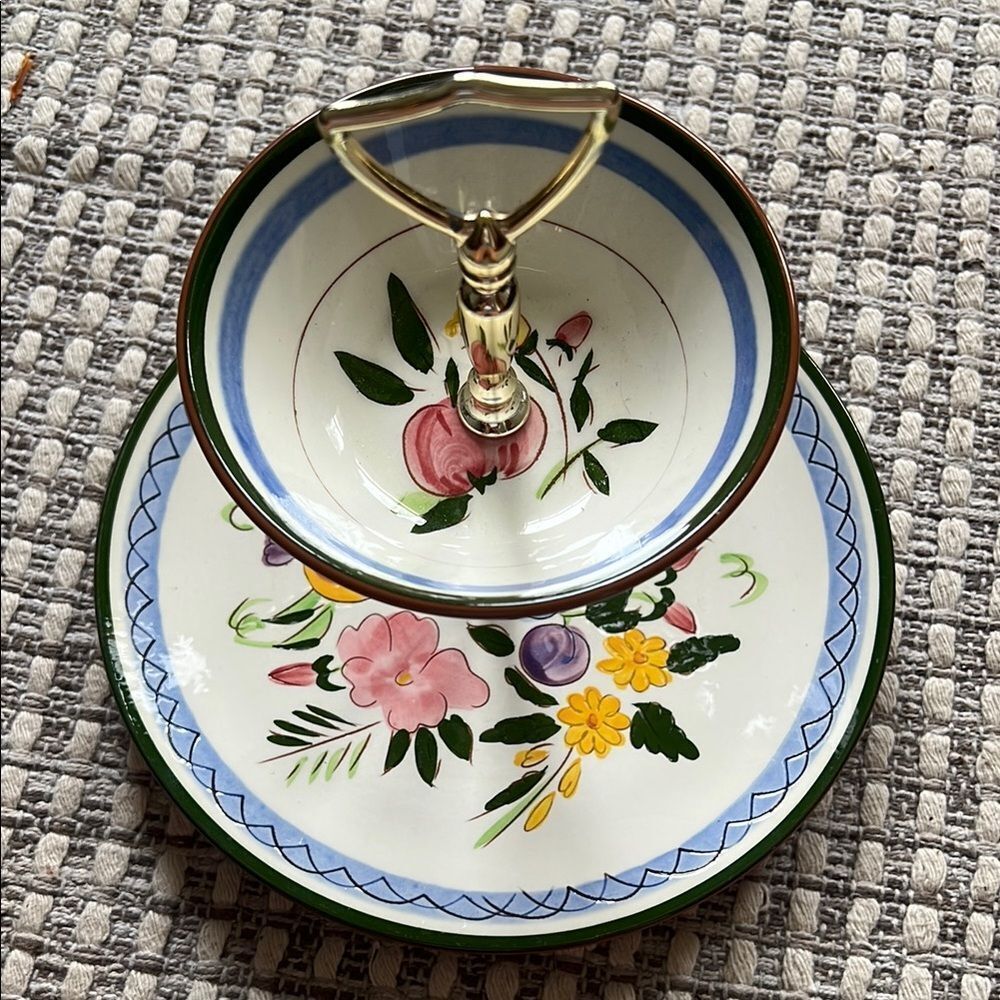 Vintage!! Floral Two-Tiered Serving Tray